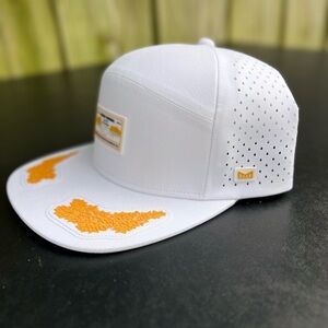MELIN TRENCHES CAPTAINS HYDRO
Performance white Snapback Hat
